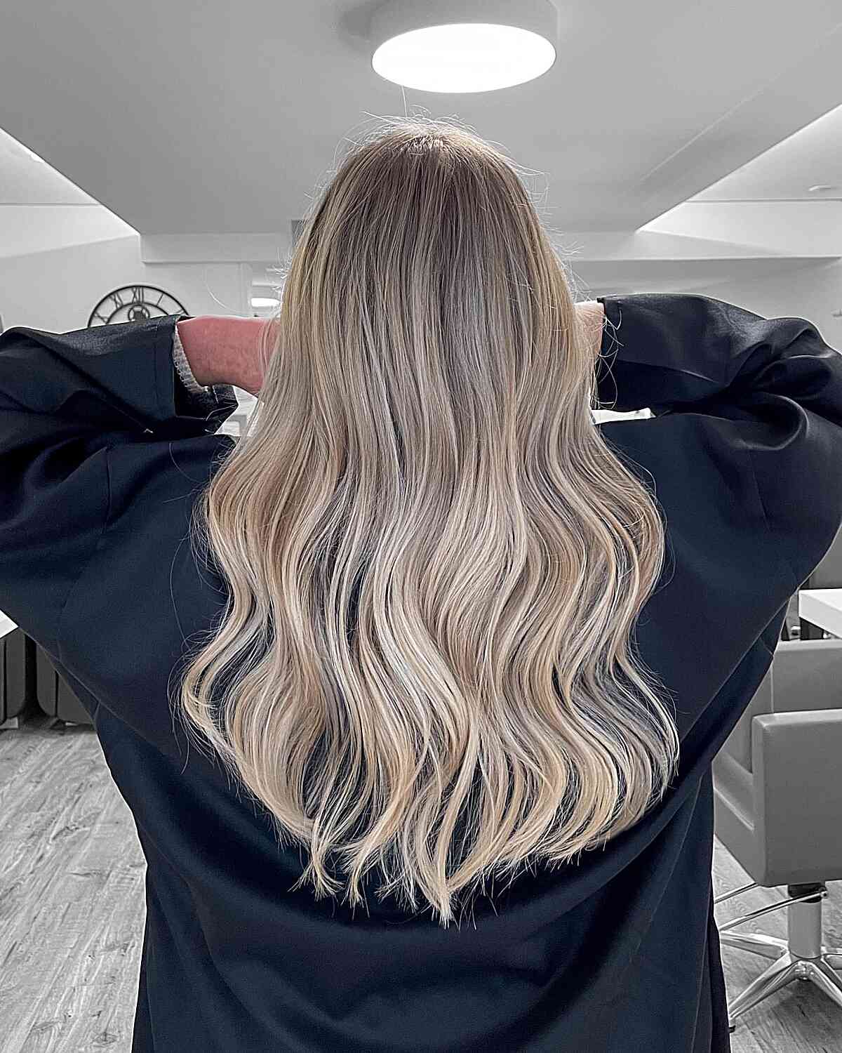 Alluring Sandy Bronde Dimension for Finer Hair