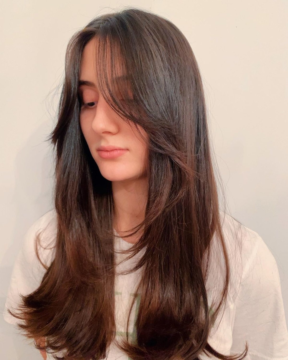 70s-Inspired Cute Curtain Bangs for Straight Hair