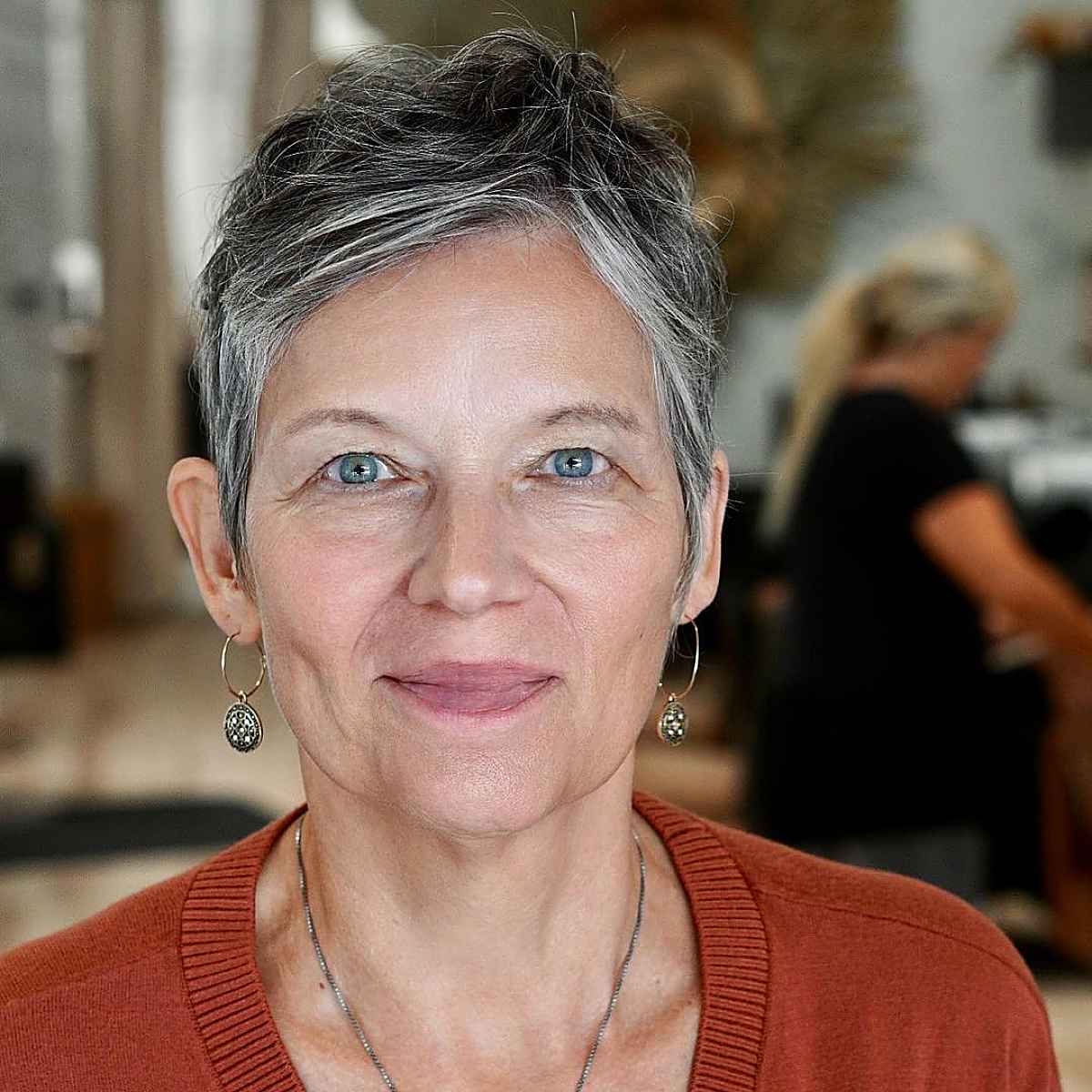 gorgeous grey pixie for older women