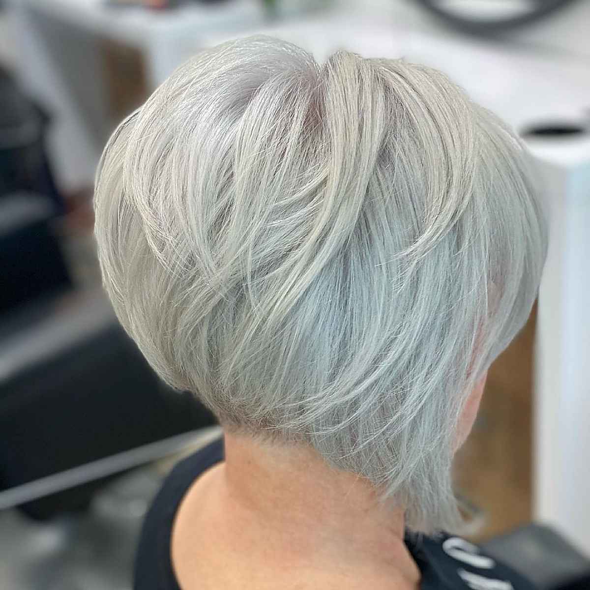 The Swing Bob hairstyle for old woman over sixty