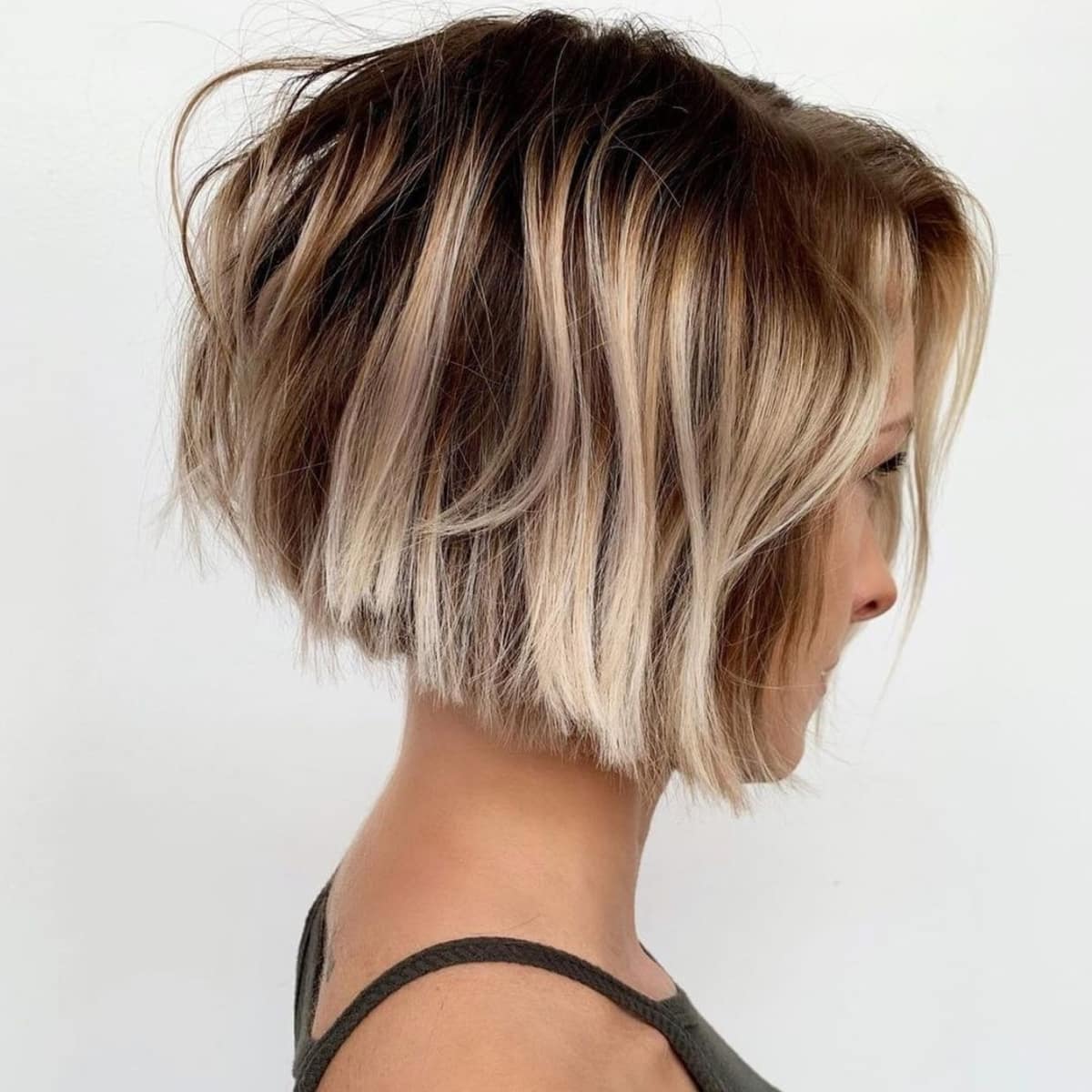 Two-toned choppy hair